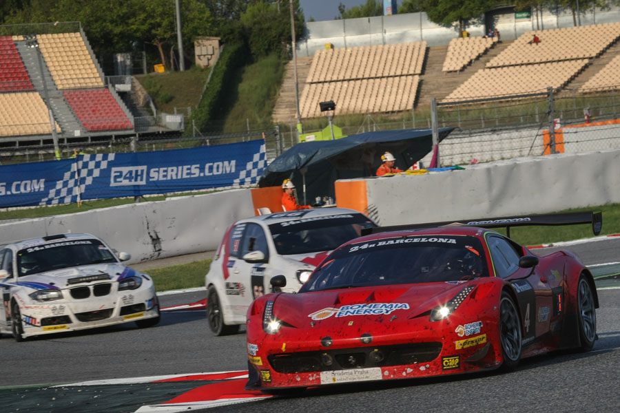 Plenty of lead changes in the first two hours of the 24H BARCELONA